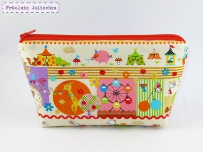 Kosmetiktasche "Giraffe & Jahrmarkt"